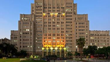 Conmoción en la UBA: investigan la muerte de un estudiante que cayó en la Facultad de Medicina