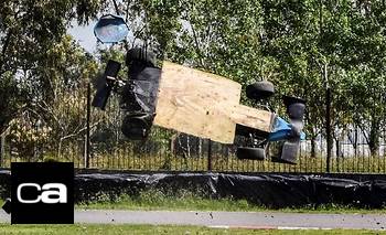 Volcó en la F4, el auto quedó destruido y ahora busca apoyo para seguir con su carrera | Automovilismo