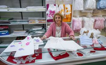 Tiene 88 y sigue al frente de una blanquería que existe desde 1937 | Historias de vida