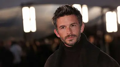Jonathan Bailey es elegido "el hombre vivo más 'sexy'" por la revista People Jonathan Bailey es elegido "el hombre vivo más 'sexy'" por la revista People