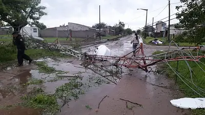 Temporal en Bolívar: ráfagas de 100 kilómetros y voladura de techos Temporal en Bolívar: ráfagas de 100 kilómetros y voladura de techos