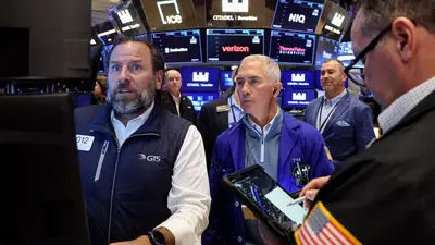 Wall Street cae tras advertencias de grandes bancos sobre mercado; Palantir se desploma Wall Street cae tras advertencias de grandes bancos sobre mercado; Palantir se desploma