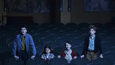 Escena de la serie de Pennywise. Cuatro actores Escena de la serie de Pennywise. Cuatro actores