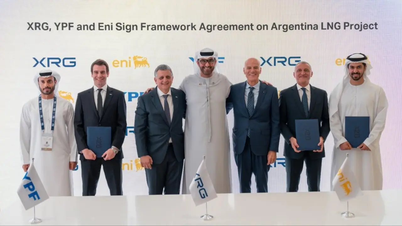 YPF firmó un acuerdo clave con XRG y ENI para avanzar con el proyecto Argentina LNG