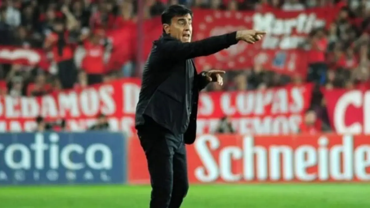 Adiós Independiente: quién es el primer jugador de Gustavo Quinteros que se va en 2026