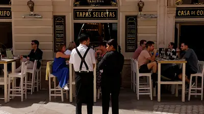 El sector servicios español registra en octubre su mayor crecimiento en diez meses, según el PMI El sector servicios español registra en octubre su mayor crecimiento en diez meses, según el PMI