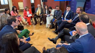 Legitimada por Milei, Bullrich reunió a los senadores violeta y busca acuerdos clave