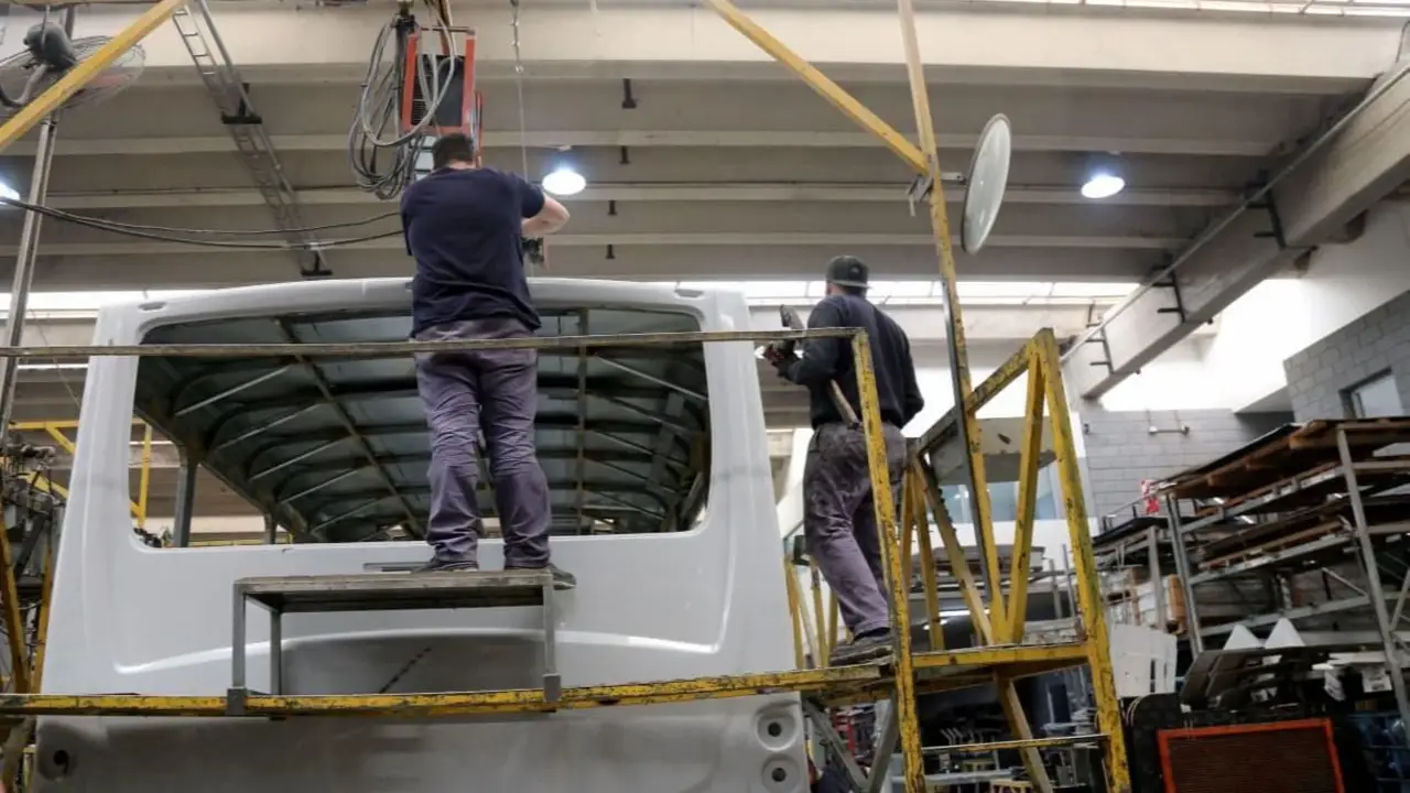 Marinucci recorrió Italbus y resaltó el impulso de la industria nacional en el transporte bonaerense