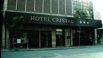 Córdoba: por la crisis de Milei, cerró un histórico hotel en el centro y hasta los huéspedes quedaron en la calle Córdoba: por la crisis de Milei, cerró un histórico hotel en el centro y hasta los huéspedes quedaron en la calle