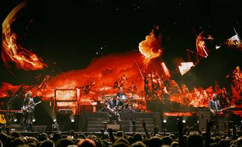 Weezer tocó por primera vez en Argentina e hizo feliz a varias generaciones | Música