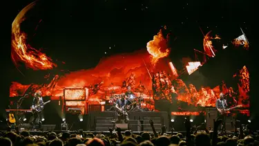 Weezer tocó por primera vez en Argentina e hizo feliz a varias generaciones