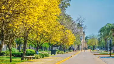 El pueblito cerca de CABA que tiene uno de los espejos de agua más grandes y hermosos del país