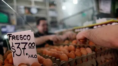 Inflación general de México desacelera en octubre, subyacente continúa encima de la meta Inflación general de México desacelera en octubre, subyacente continúa encima de la meta
