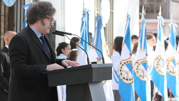 Las políticas de inclusión digital de Milei: mucho slogan y cero financiamiento | Educación