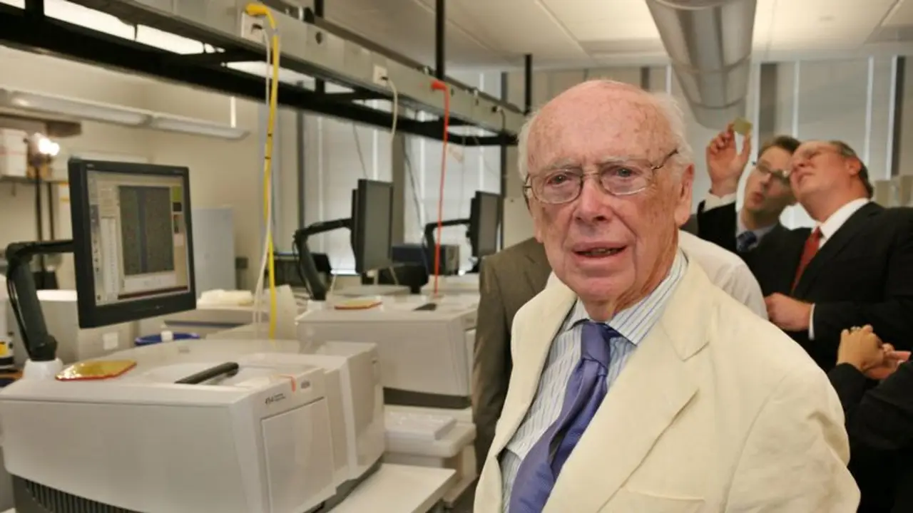 James Watson, codescubridor de la doble hélice del ADN, fallece a los 97 años