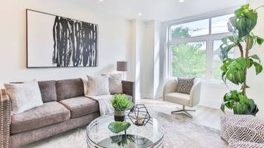 Diseño con estilo: mesas de centro, sillas y puffs que transforman tu living