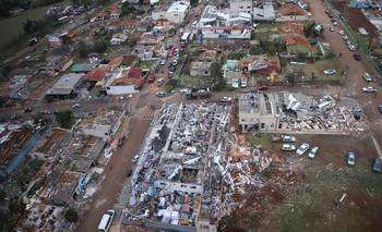 Brasil: impactantes imágenes del tornado que destruyó una ciudad  | Clima