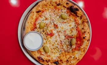 Receta de pizza muzzarella: cómo hacerla fácil, rápido y que quede exquisita | Recetas de cocina