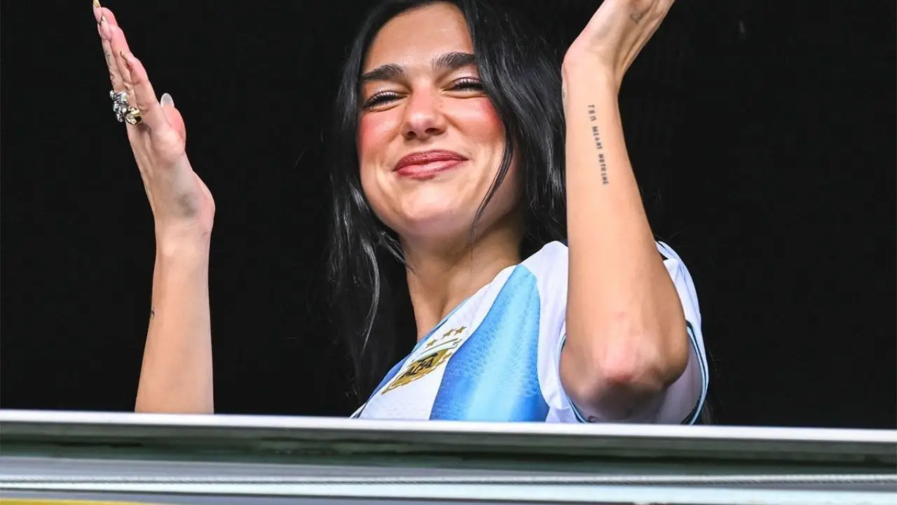 Dua Lipa en la Bombonera