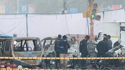 La policía de Delhi relaciona la explosión de un coche como posible "terrorismo" La policía de Delhi relaciona la explosión de un coche como posible "terrorismo"