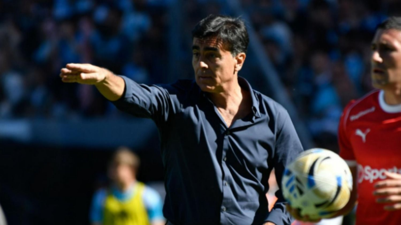 Refuerzos de Independiente 2026: los 3 puestos que busca Gustavo Quinteros en el mercado de pases