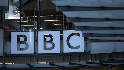 Crisis de la BBC: ¿Qué la ha provocado y qué pasará después? Crisis de la BBC: ¿Qué la ha provocado y qué pasará después?