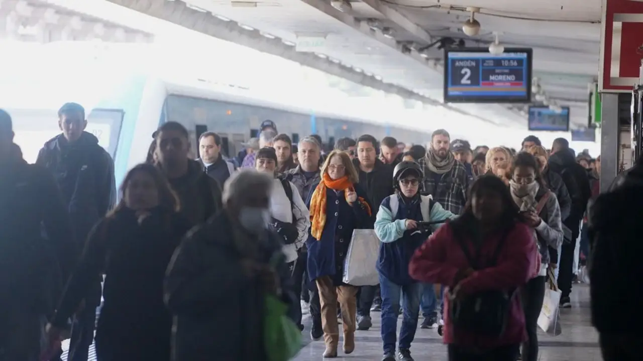 Descarrilamiento del Tren Sarmiento: el servicio continúa con demoras y cancelaciones