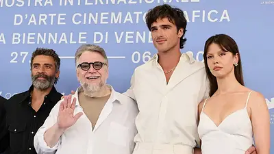 Oscar Isaac, Guillermo del Toro, Jacob elordi y Mia Goth Oscar Isaac, Guillermo del Toro, Jacob elordi y Mia Goth