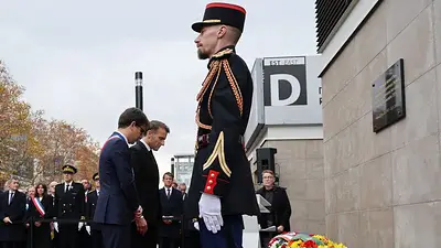 Francia recuerda a las víctimas de los mortales atentados de París 10 años después Francia recuerda a las víctimas de los mortales atentados de París 10 años después
