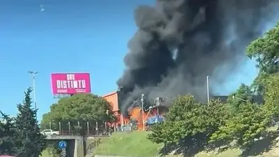 Voraz incendio en una fábrica textil de Villa Celina Voraz incendio en una fábrica textil de Villa Celina