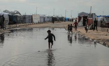 Entre más ataques y muertos, palestinos sufren inundaciones en Gaza por las lluvias | Franja de gaza