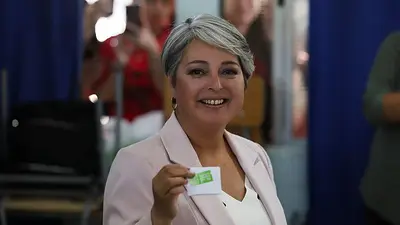 Jara: la exministra que busca mantener a la izquierda en el poder en Chile Jara: la exministra que busca mantener a la izquierda en el poder en Chile
