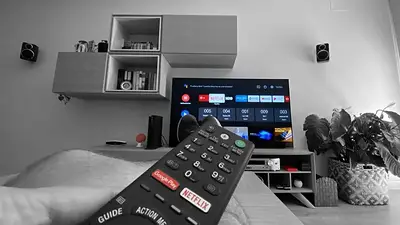 Control remoto buscador de Netflix en televisor Control remoto buscador de Netflix en televisor