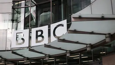 Jefe de la BBC dice a la plantilla que están "decididos a luchar" ante una eventual demanda de Trump Jefe de la BBC dice a la plantilla que están "decididos a luchar" ante una eventual demanda de Trump