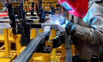 Empleo registrado: Santa Fe perdió casi 14 mil puestos desde la llegada de Milei y Pullaro | Crisis económica