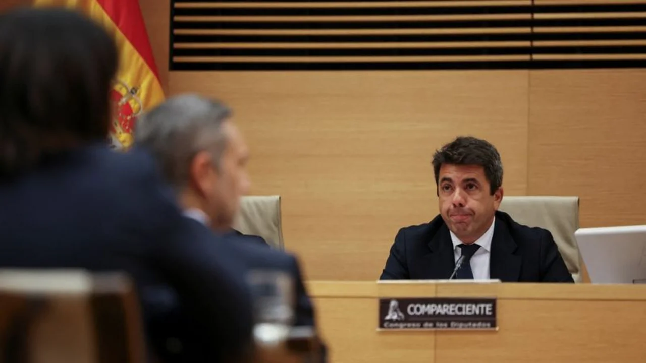 El Congreso español interroga al exlíder valenciano por las inundaciones mortales