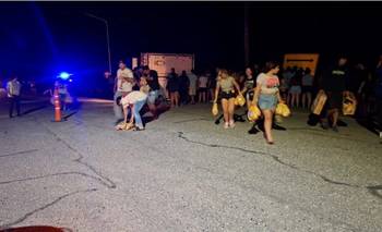 Laguna Paiva: un camión con pollos volcó y más de 300 personas saquearon la mercadería | Crisis económica