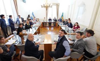 Dos proyectos clave lograron dictamen, pero el endeudamiento sigue trabado | Legislatura bonaerense