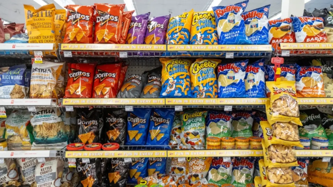 Los alimentos ultraprocesados son un peligro para la salud pública mundial, advierten los expertos