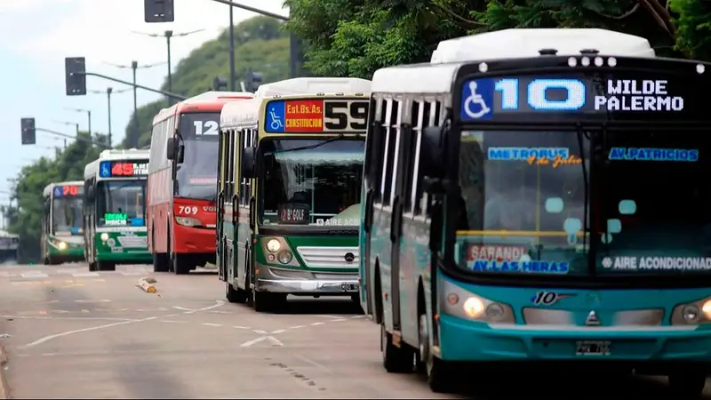 Como en 2001: empresas de colectivos pagarán sueldo y aguinaldo en cuotas