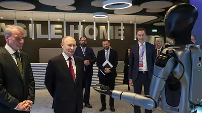 Robot humanoide con IA baila para Putin días después del tropiezo de otro robot ruso Robot humanoide con IA baila para Putin días después del tropiezo de otro robot ruso