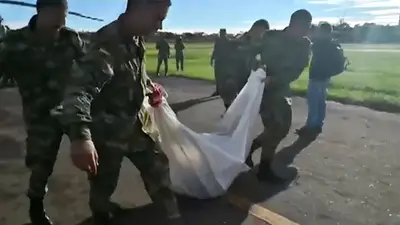 Colombia continuará bombardeos contra grupos armados ilegales pese a muertes de niños combatientes Colombia continuará bombardeos contra grupos armados ilegales pese a muertes de niños combatientes