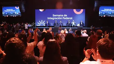Frente a gobernadores aliados del Gobierno, Kicillof pidió “proteger la producción y el trabajo argentino” Frente a gobernadores aliados del Gobierno, Kicillof pidió “proteger la producción y el trabajo argentino”