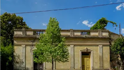 El oasis de La Matanza: menos de 100 habitantes y con la milanesa más grande jamás vista El oasis de La Matanza: menos de 100 habitantes y con la milanesa más grande jamás vista