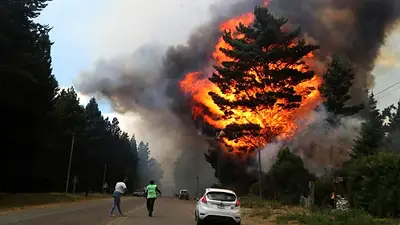 Alerta en Chubut: se reavivan los incendios en Epuyén y el viento complica los trabajos Alerta en Chubut: se reavivan los incendios en Epuyén y el viento complica los trabajos