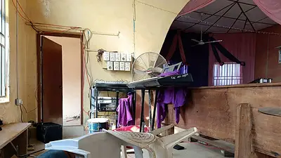 Al menos 50 alumnos secuestrados en escuela católica nigeriana lograron escapar, según la Iglesia Al menos 50 alumnos secuestrados en escuela católica nigeriana lograron escapar, según la Iglesia