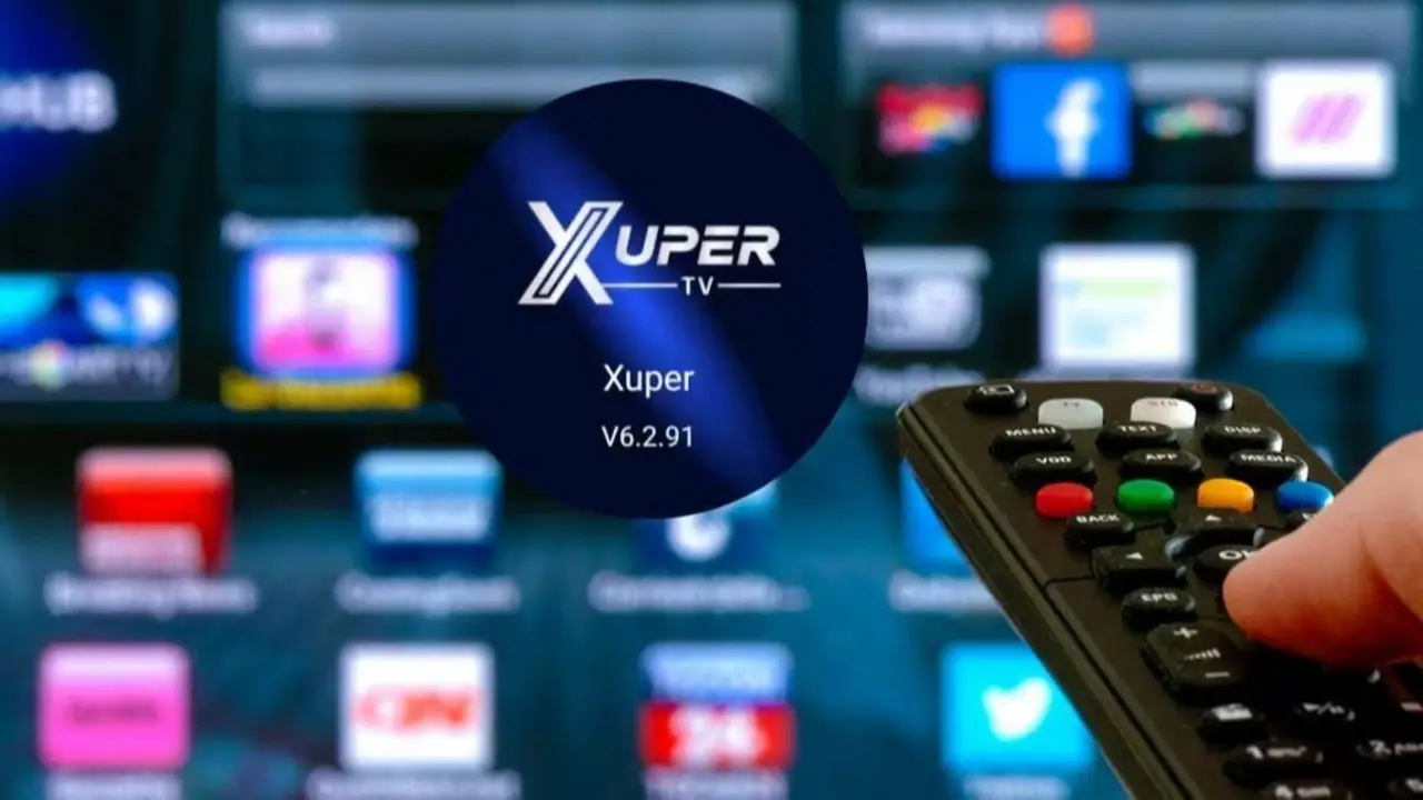 Control remoto apunta a televisor con logo de Xuper TV