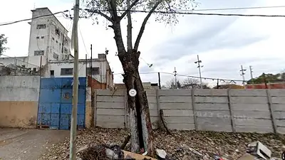 Incendio en Lomas de Zamora: dos fábricas destruidas y vecinos evacuados Incendio en Lomas de Zamora: dos fábricas destruidas y vecinos evacuados