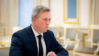 El secretario del Ejército de EEUU se reúne con una delegación rusa en Abu Dabi, según un alto cargo El secretario del Ejército de EEUU se reúne con una delegación rusa en Abu Dabi, según un alto cargo