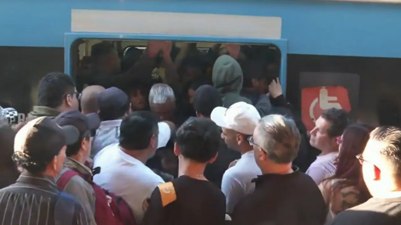 Caos en el Tren Sarmiento: siguen las demoras y cancelaciones